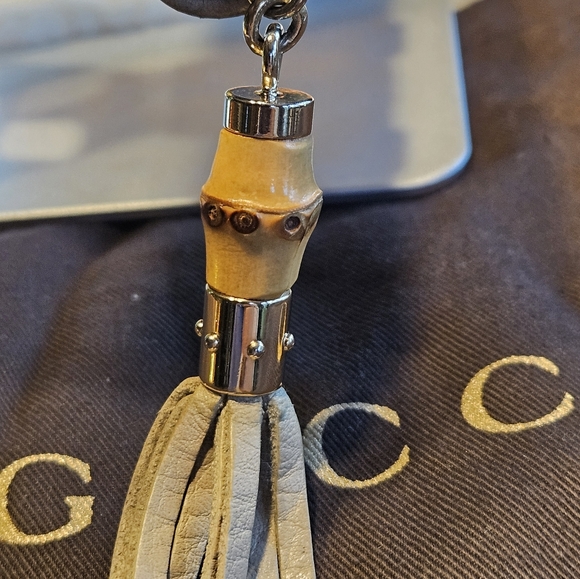 GUCCI DIAMANTE Zip Around Wallet Bamboo Tassel Silver Satin - Picture 13 of 16